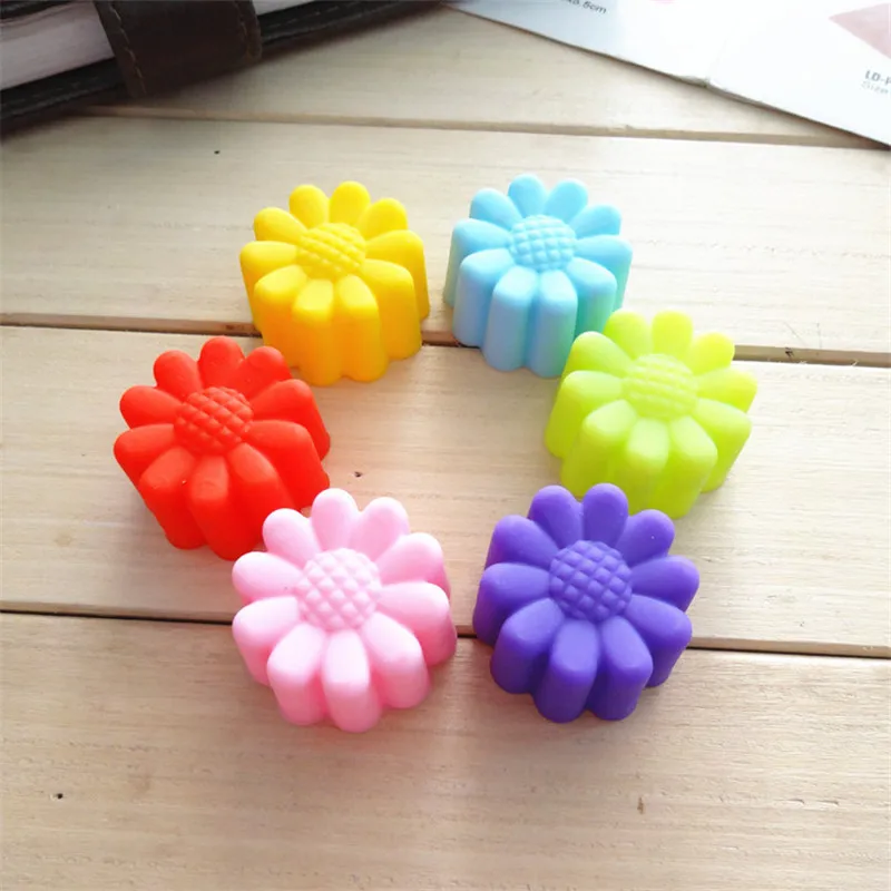 20 pcs/lot 3cm 5cm Silicone cake mold silicone chocolate mold sunflower cupcake mold baking tools DIY mini soap mold