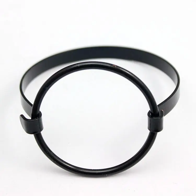 The new 2019 exaggerated fashion show smooth round O glyph ladies fashion bracelets bracelets