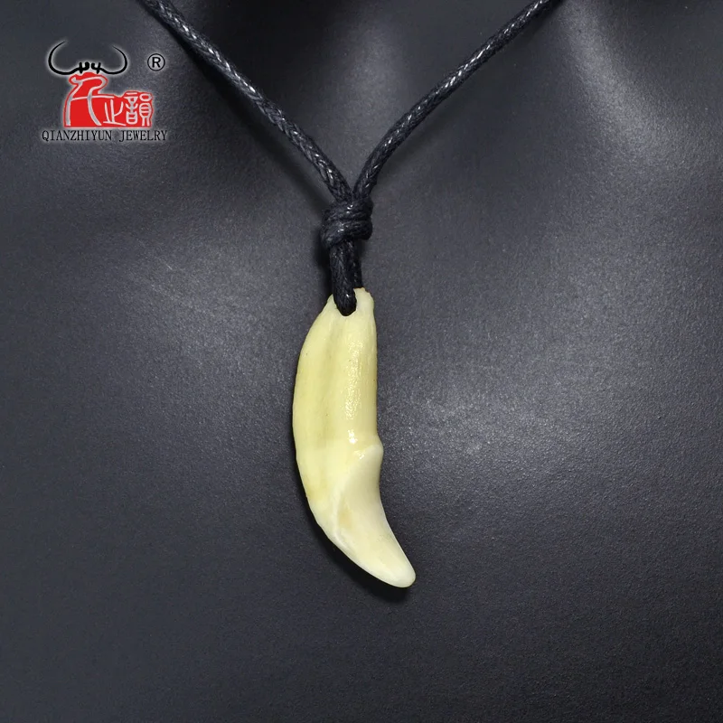 Men\'s Necklace Woman\'s Bone Pendant Tibetan Amulet Fangs Real Natural Tooth Vintage Tibet Wolf Tooth Charm White Brown Ecru