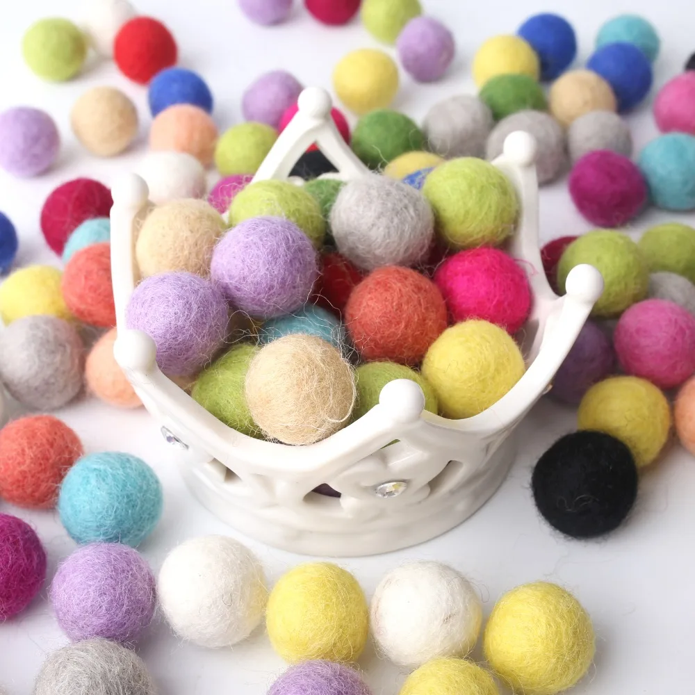 20pc 20mm Christmas Wool Felt Ball Wool Pom Poms Safe And Soothe Gumball Beads DIY Craft Round Wool Felt Balls Make Ring Rattle