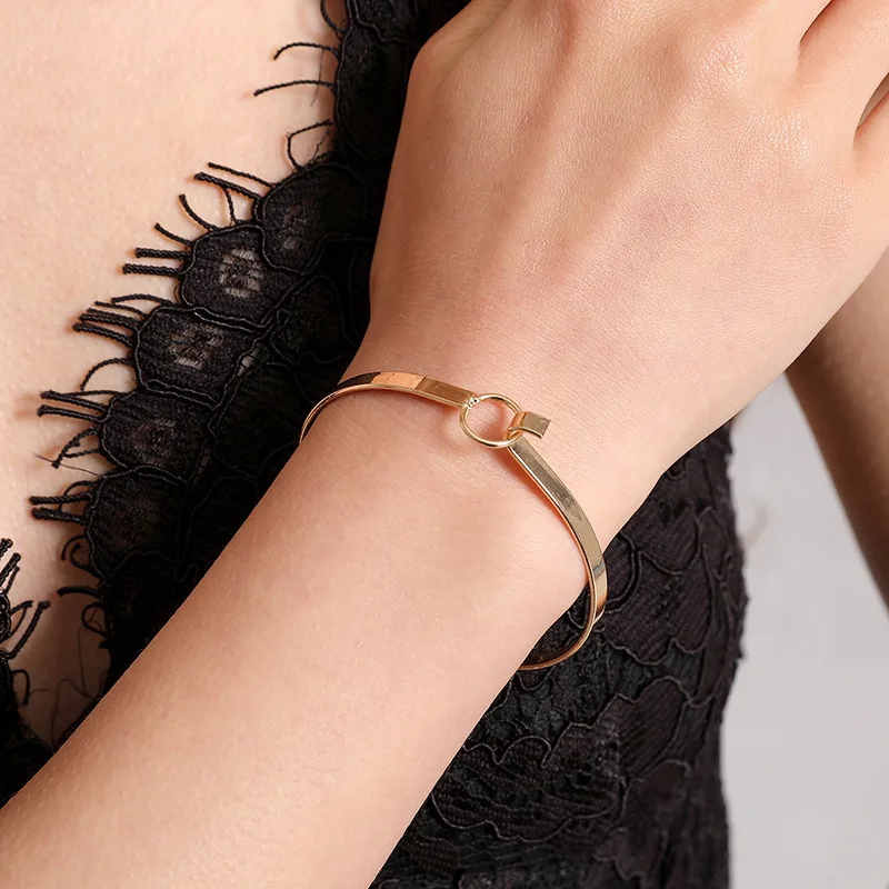 Little Hoop On Head Closing Buckle Simple Metallic Golden Silver Plated Bangles for Women