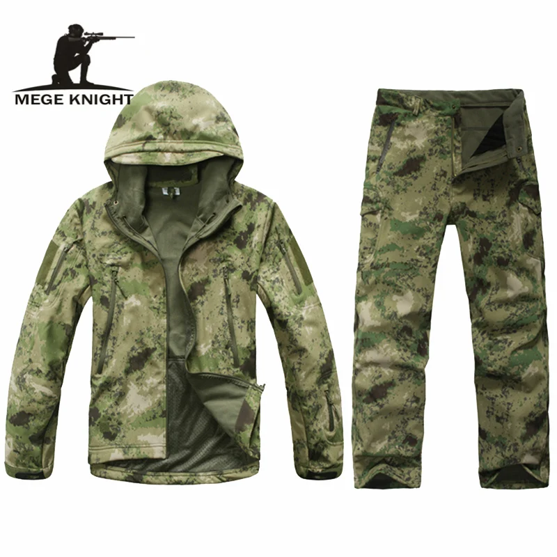 Men Tacitical uniform, winter thermal fleece tactical clothes Outdoor Hiking Training Set