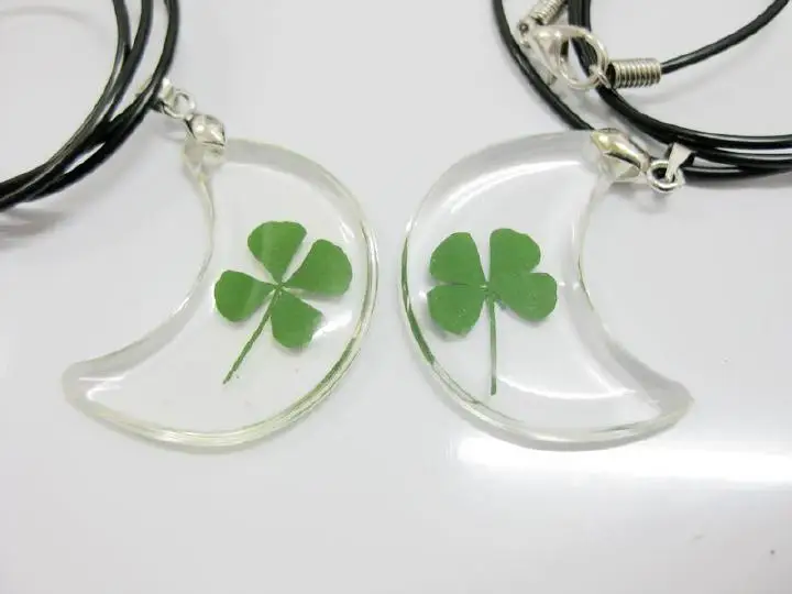 

48 pcs fancy Four Leaf Clover necklace Moon Style Shape real plant specimen