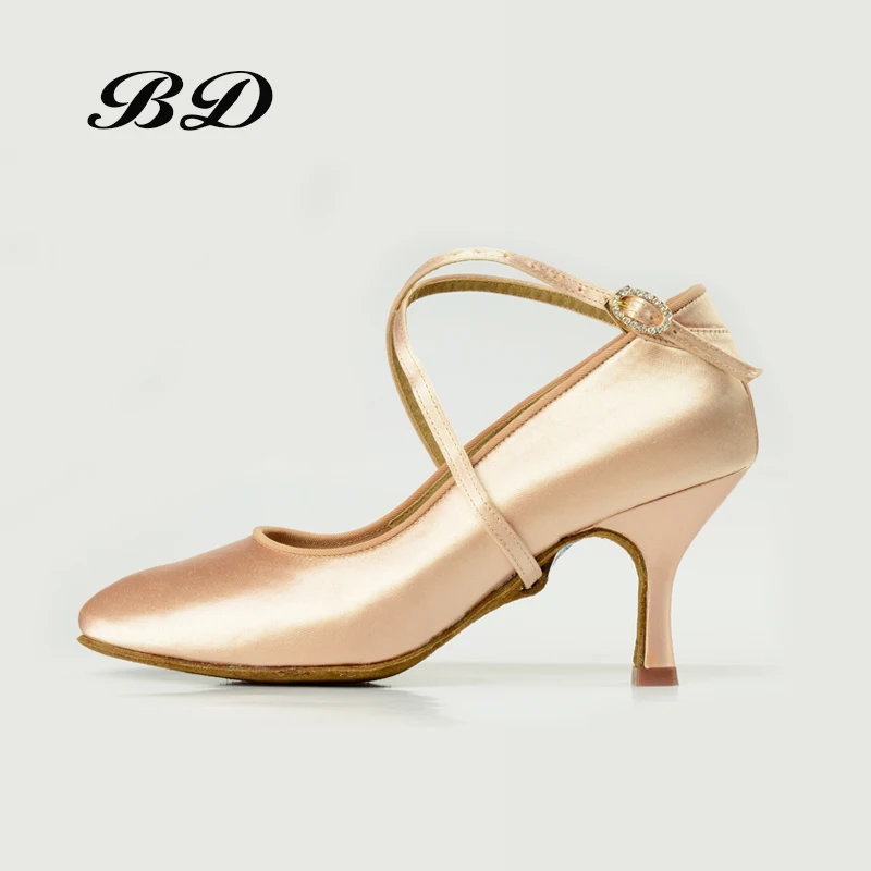 

2020 Top Dance Shoes Ballroom Women Latin Shoes BD 187 Jazz Modern Shiny Diamond Buckle Professional Sports SATIN HEEL 7.5 CM