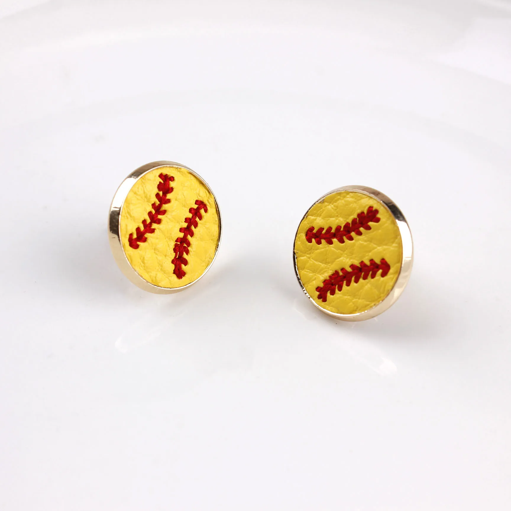 2019 New Arrival Embroidery Baseball Leather Round Stud Earrings For Women Mini Round Leather Sport Ear Stud Jewelry Wholesale