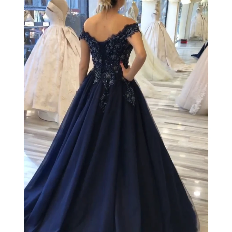 Spalla di Vendita calda Off Lungo Abiti da ballo Con Scollo A Barchetta Maniche Corte Appliques In Rilievo Blu Navy Delle Donne di Formale Party Dress Treno della Cappella