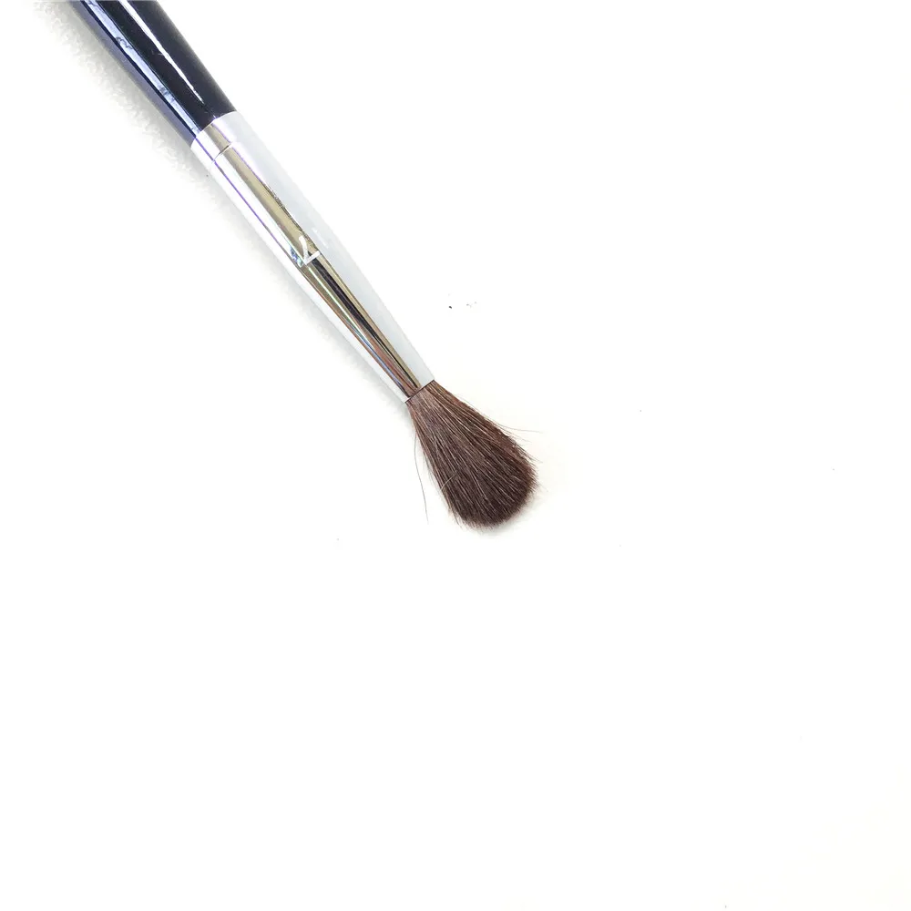 yutong beaute Pro Precision Crease Brush #17 - Soft Pony Hair Small Eyeshadow Crease Blending Brush - Beauty makeup Blender Tool