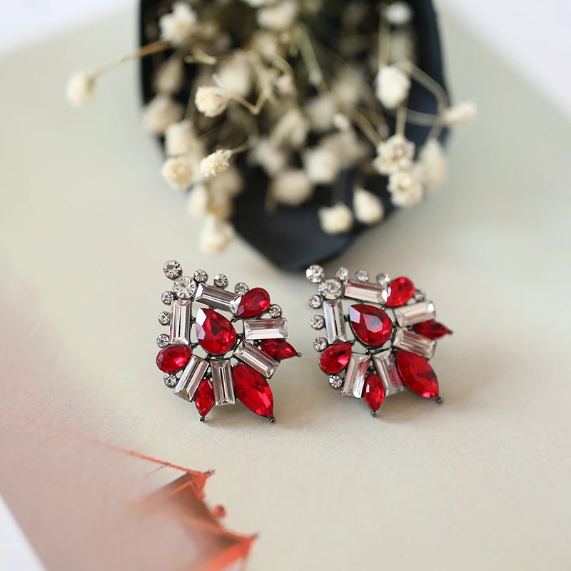 VEYO Geometric Crystal Stud Earrings For Woman Trendy Rhinestone Stud Earrings Fashion Jewelry