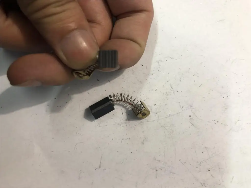 2 قطعة 6x6.5x12 مللي متر 0.23 "x 0.25" x 0.47 "موتور الكهربائية المطرقة استبدال أداة السلطة فرشاة الكربون