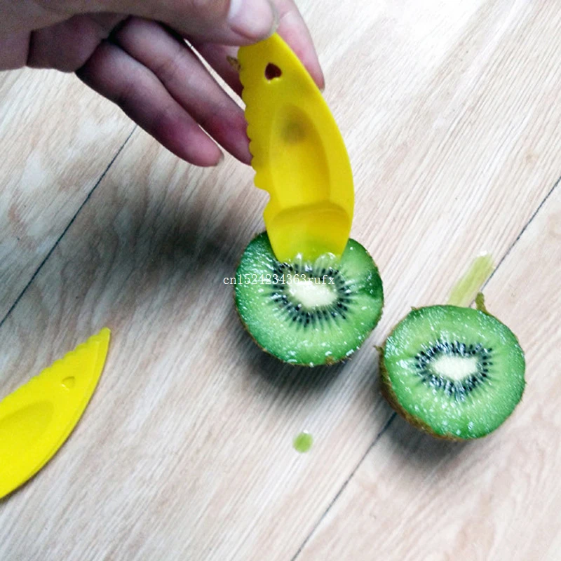 2000 pcs 2 in 1 Kiwi Fruit Scoop Plastic Candy Color Fruit Knife Slicer Peeler Cutter with Hole Kiwi Dig Spoon