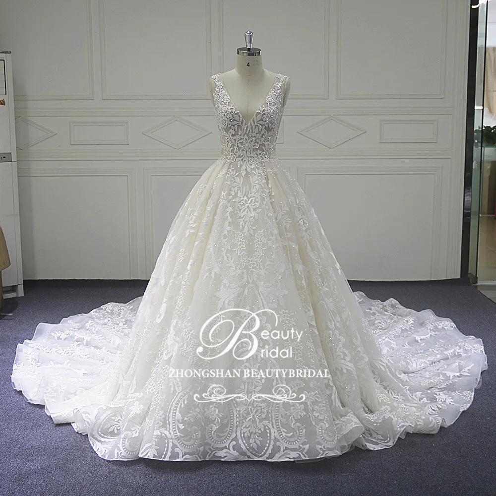 Women dress Luxury backless wedding dress custom made Chapel Train lace shoulders Vintage with Crystal bridal gown XF18016