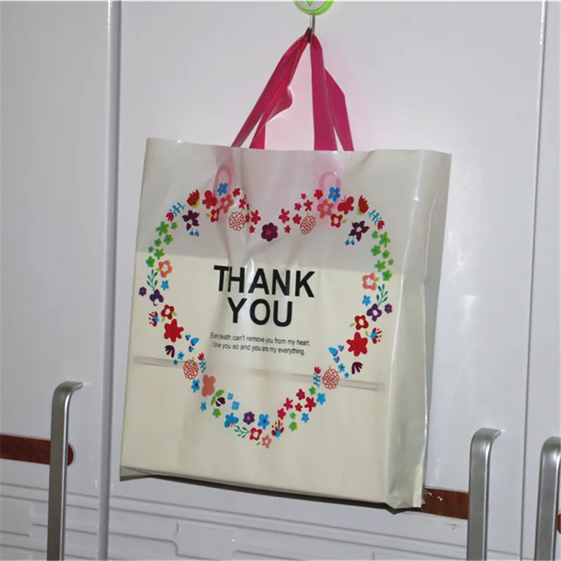 Thicken Plastic Clothing Packaging with Handles Thank You Shopping Gift Bags with Flower Heart 10pcs 29*35cm Can be Customized