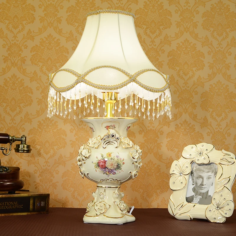 European table lamp package mail luxury bedroom living room living room bed and the living room decoration porcelain wedding gif