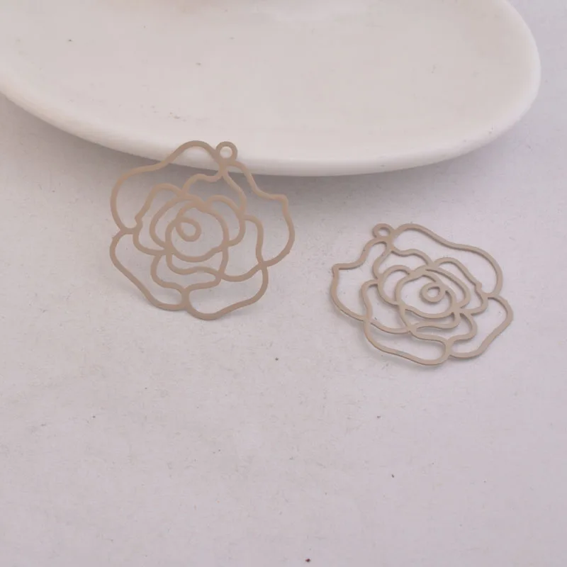 50 Stück AB1353 30mm*32mm Große Blumenanhänger Rosen-Messing-Charms Stanzanhänger DIY Schmuckzubehör – Detail 5