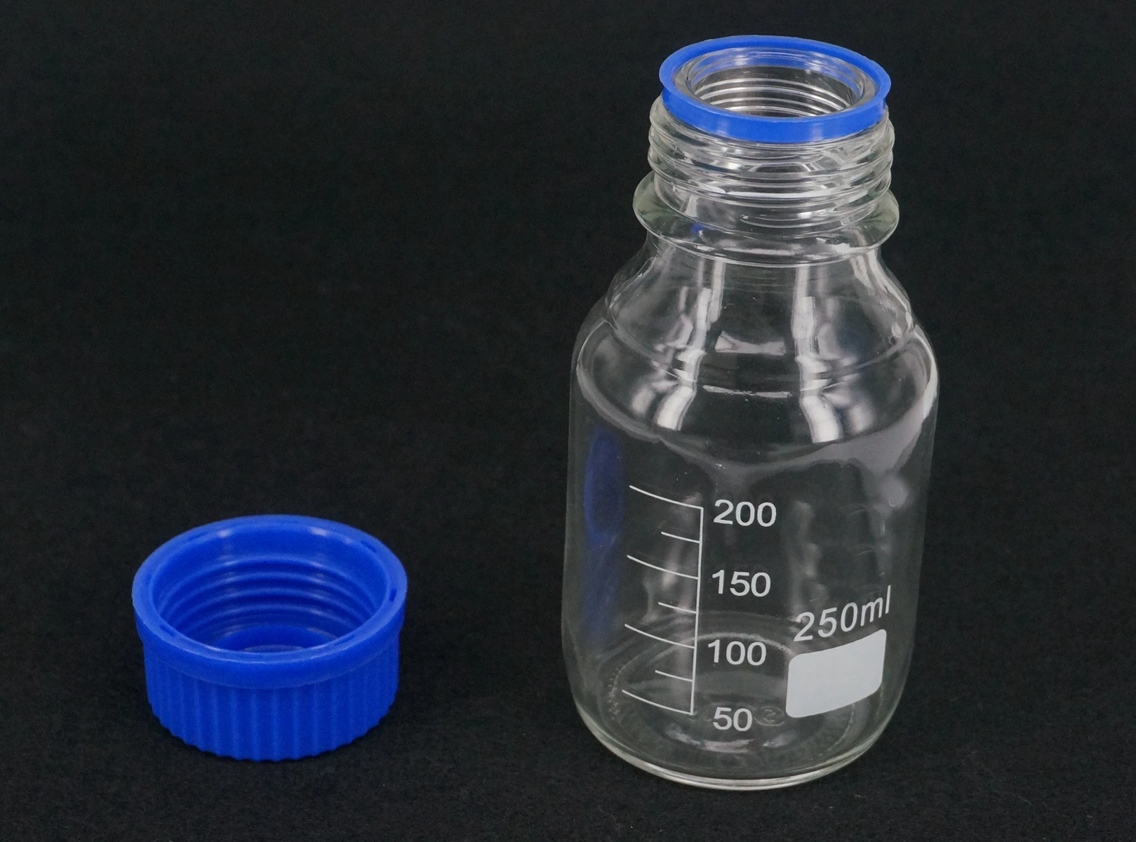 250ml Absolvierte Runde Glas Reagenz Flasche Blau Schraube Kappe Schraube Auf Abdeckung Graduation Probe Fläschchen Kunststoff Deckel