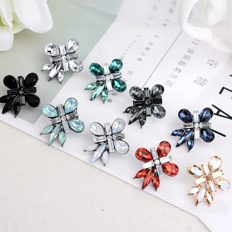 LUBOV New Arrival Fashion Stud Earring for Women Metal Alloy Floral Acrylic Stone Piercing Earrings Christmas Gift for Girls Hot