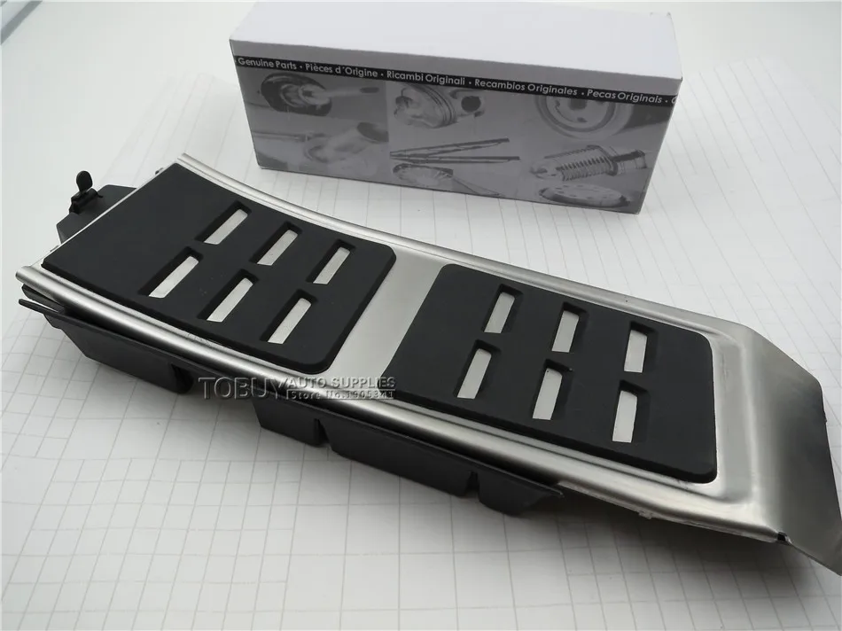 DEE Car Modified Accessory for PORSCHE Macan 2014 2015 2016 2017 Accelerator Brake Footrest Refit Pedal Pad Decorate Metal Plate