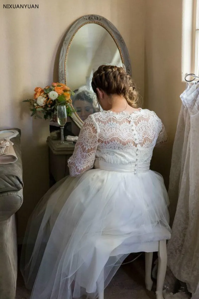 Robes de mariée courtes en dentelle, mi-longues manches, longueur de thé au mollet, jupes à plusieurs niveaux avec bijoux, robe de plage