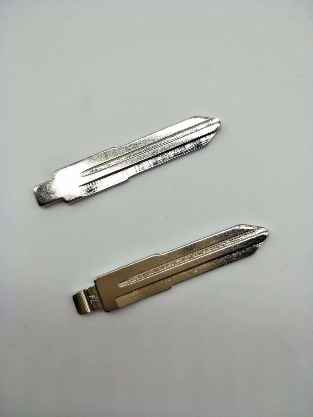 10Pcs/lot Best Folding key blade For Daewoo Car key embryo replacing the key head Remote Key Blade NO.74