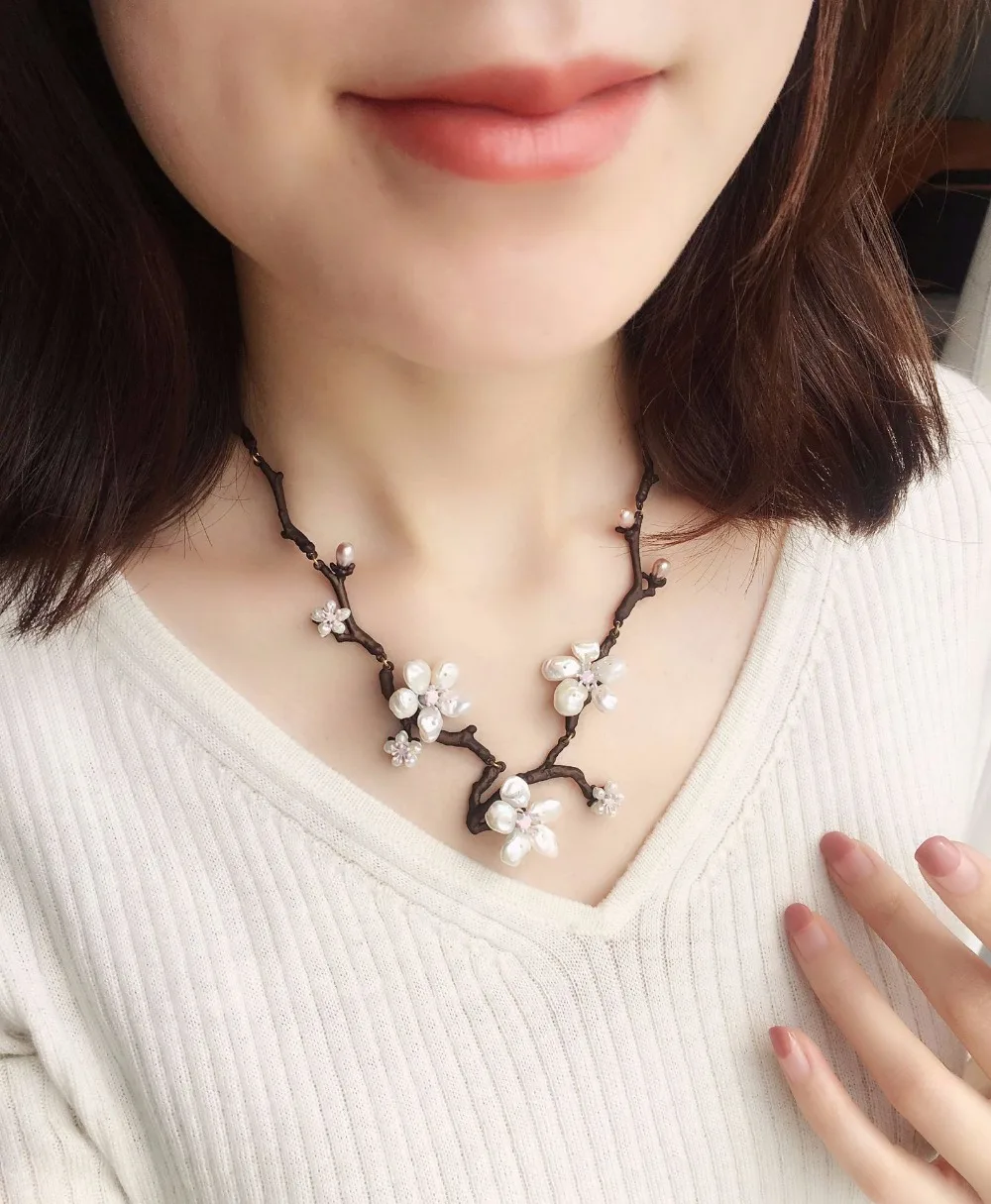 

High-end independent designers Cherry blossoms bloom necklace