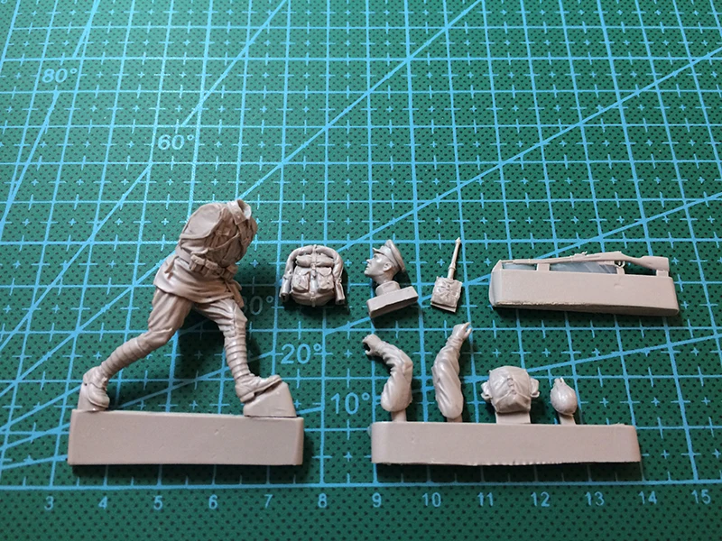 Unpainted Kit  1/ 35  Soviet The Sergeant of RKKA  soldier  figure Historical  Figure Resin  Kit Free Shipping