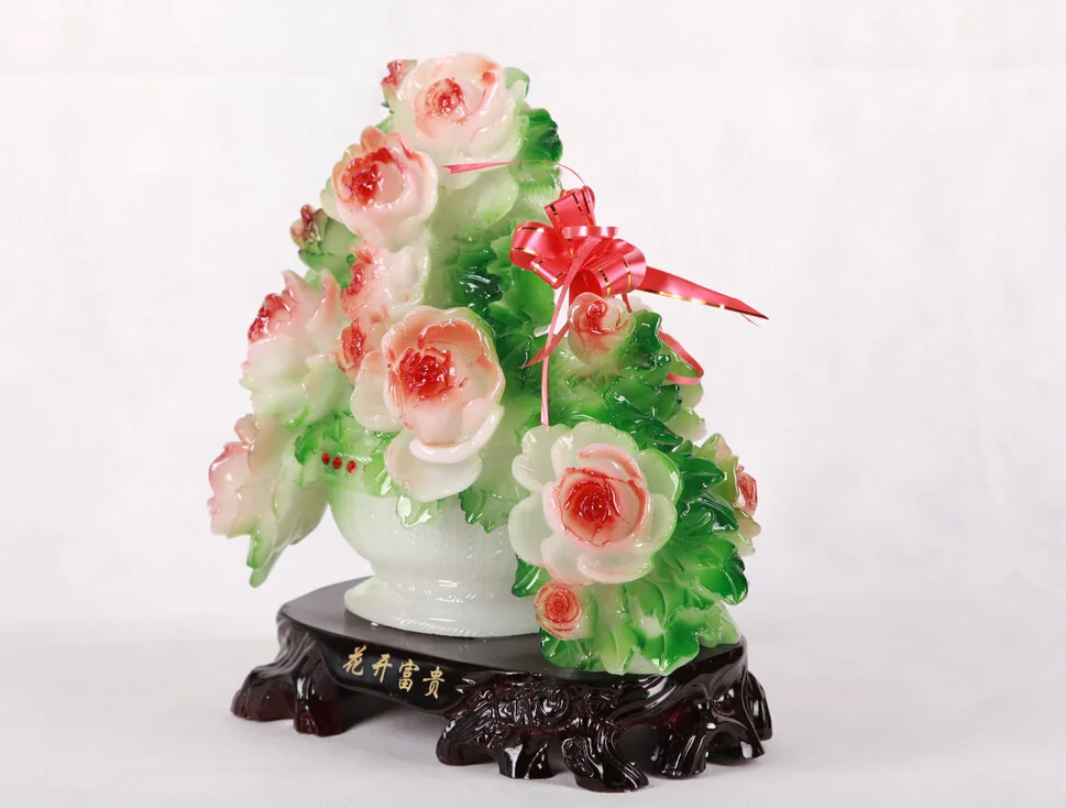 Yiwu Jade embrace a rich color Home Decoration Resin Crafts promotional business gifts wholesale explosion models