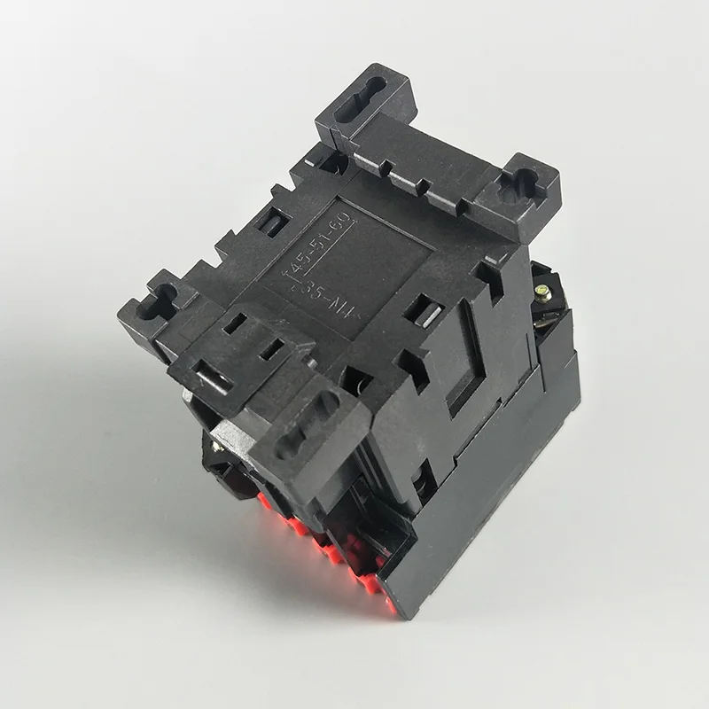 B16-30-10 220V 50/60Hz Coil 28A(AC-1) Ie 3 Pole 3NO 660V Ui 35mm Mounting Rail CJX8 AC Contactor