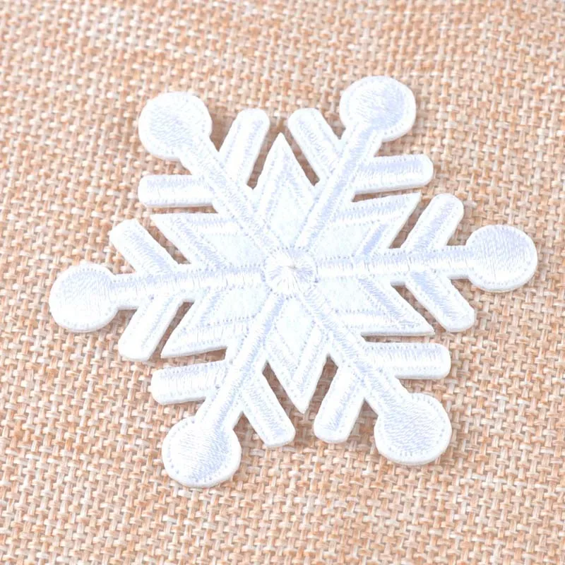 5pcs  Snowflake pattern patches Iron On Patch Embroidered Applique Patch Clothes Stickers DIY Apparel Accessories 5cm cp1810