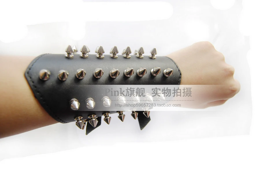 Fashion Wrist Length Hand Chain Non-Mainstream Spike Wrist Support Hand Chain Black Bracelet Rock Unisex Bracelet Men Jewelry