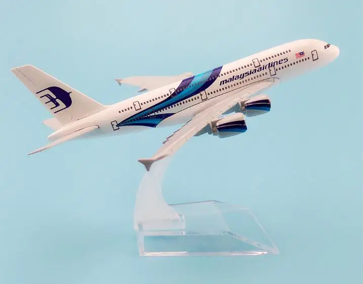 hot sell Size 1:400 plane model A380  Malaysia Sina A380 Metal simulation airplane model for kid toys Christmas gift