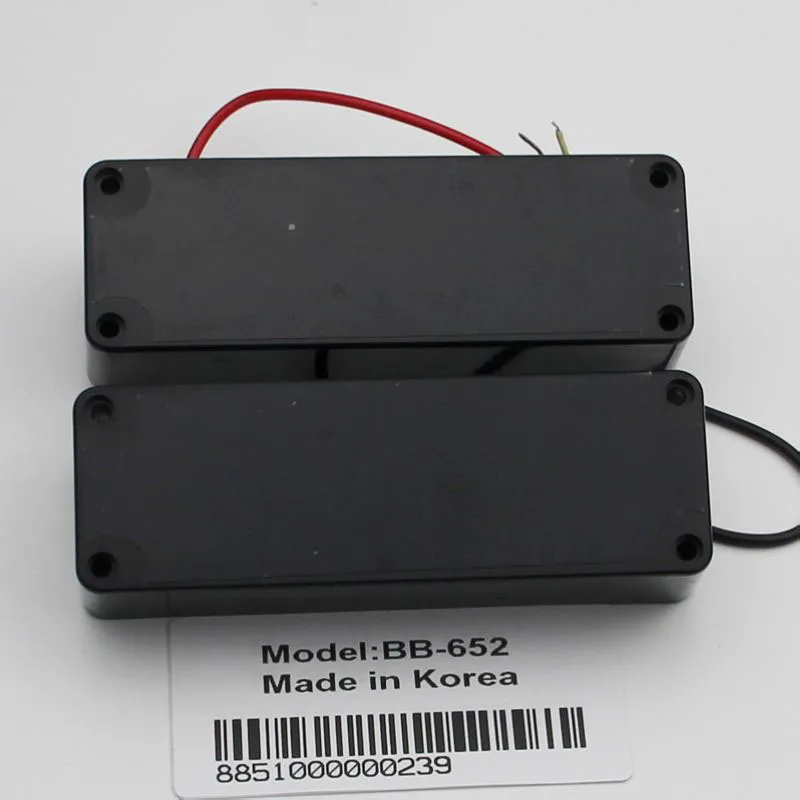 A set of closed bass pickups Black BB-652