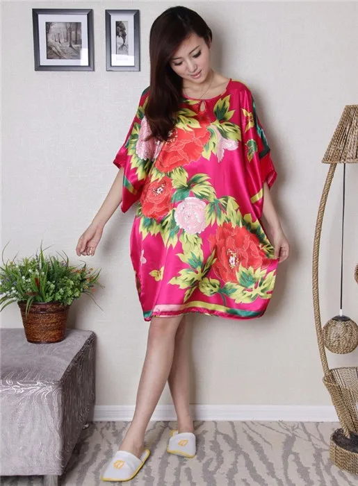 Hot Sale White Ladies Robe Summer Pajamas Chinese Women Rayon Sleepwear Kimono Bath Gown Nightgown Kaftan Yukata One Size M02