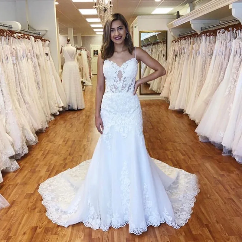 White Ivory Wedding Dresses V-neck Spaghetti Straps Appliques Illusion Bodice Bridal Dress Chapel Train Robe De Mariee New 2019