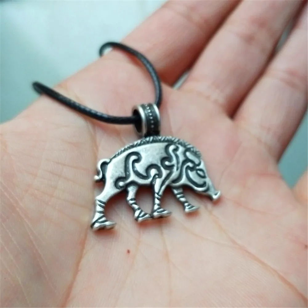 Nostalgia Newest Viking amulet jewelry Irish Knot Animal pig Pendnat Necklace Fashion Charm Boar Men Necklace 2018 Trendy Gift