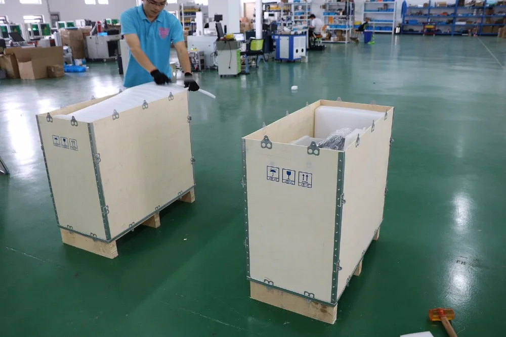 Macchina per marcatura laser a fibra laser 30W Wuhan BCX con macchina per marcatura touch screen in vendita