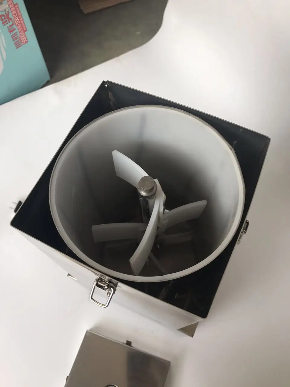 المقاوم للصدأ الثوم آلة تقشير الجافة/تغذية + منفذ househould الثوم مقشرة