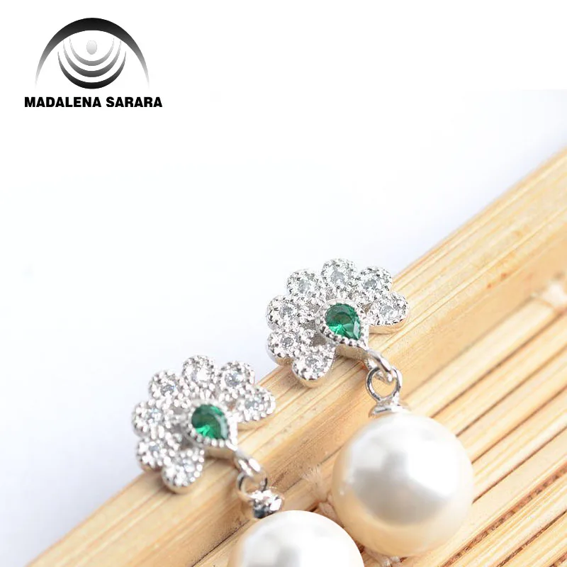 

MADALENA SARARA AAA Freshwater Pearl Zircon Inlay Lady's Earrings Available in two colors of silver gold Geometrical elegance