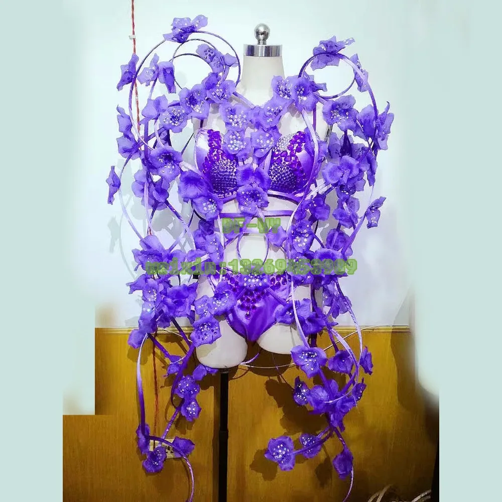 Bar and nightclub singer dancer sexy lovely purple flowers like a princess combination suitable for holiday party stage performa