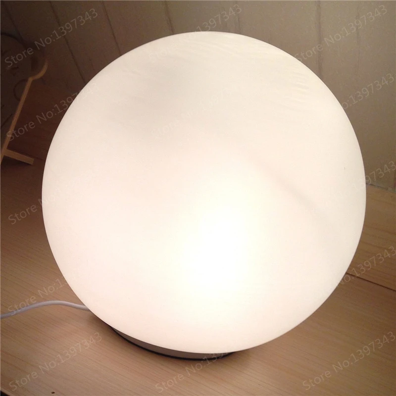 Designer Ball Fashion Table Lamp White Glass Lampshade Living Room Bedroom Bedside Light Study Reading Desk Lamp 90-260V TLL-437