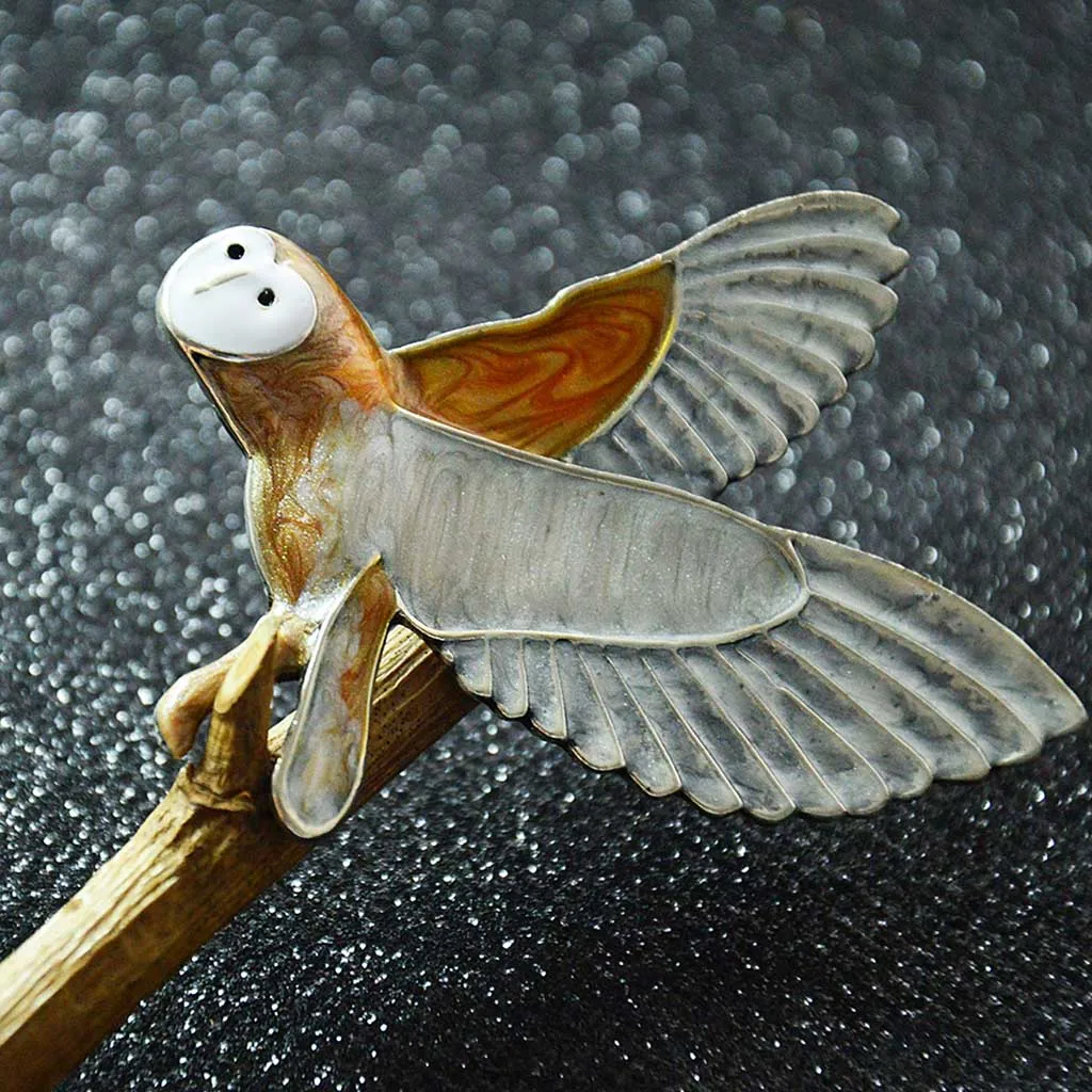 Cartoon Enamel Owl Soaring Flying Bird Elegant Party Brooch Pin Charms Jewelry Men Women Jewelry