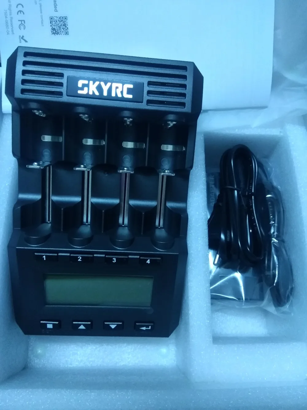 SKYRC MC3000 Bluetooth Cylindrical Battery Charger With Headset By