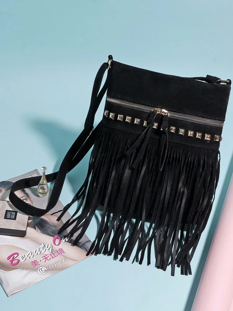 

Autumn and Winter Crossbody Women's Bag Trend European and American Willow Nail Tassel Versatile Shoulder Bag