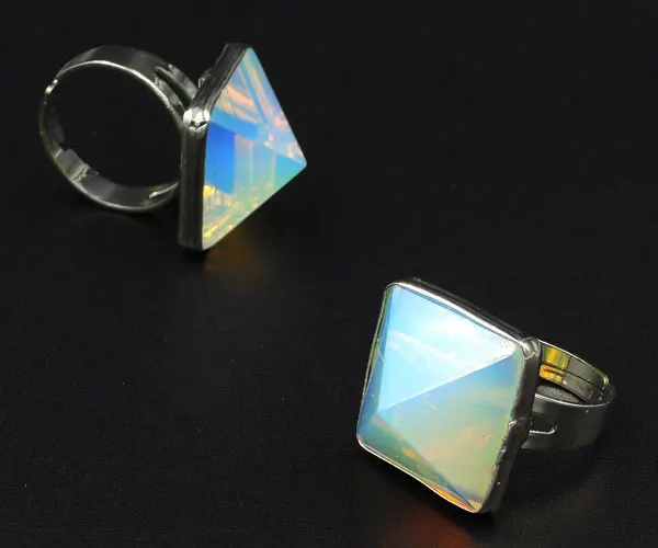 

18*18mm Opal Stone Pyramid Ring Filled Copper Casing Of Plating Platina