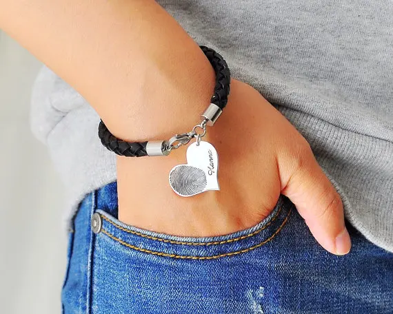 

Silver color Signature Engrave Bracelet Personalized Fingerprint Leather Bracelet Heart Charm Christmas Memory Gift