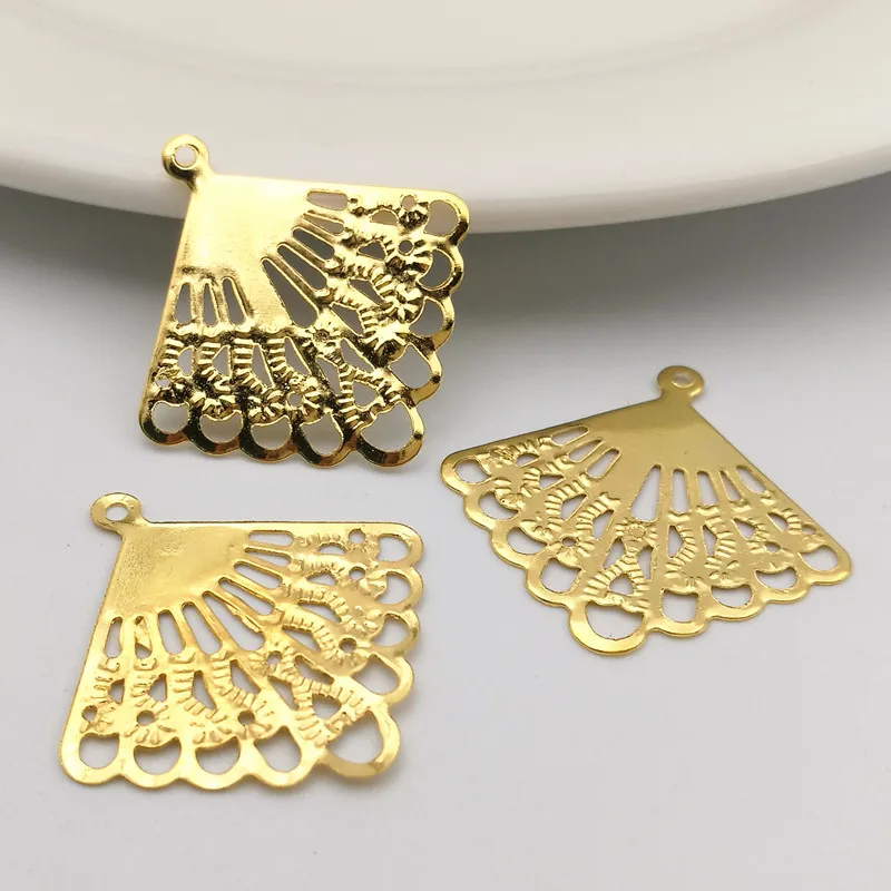 30 PCS 25*26mm Gold Color/Antique Bronze/White K Metal Fan-shaped Filigree Flowers Slice Charms Base DIY Jewelry Accessories