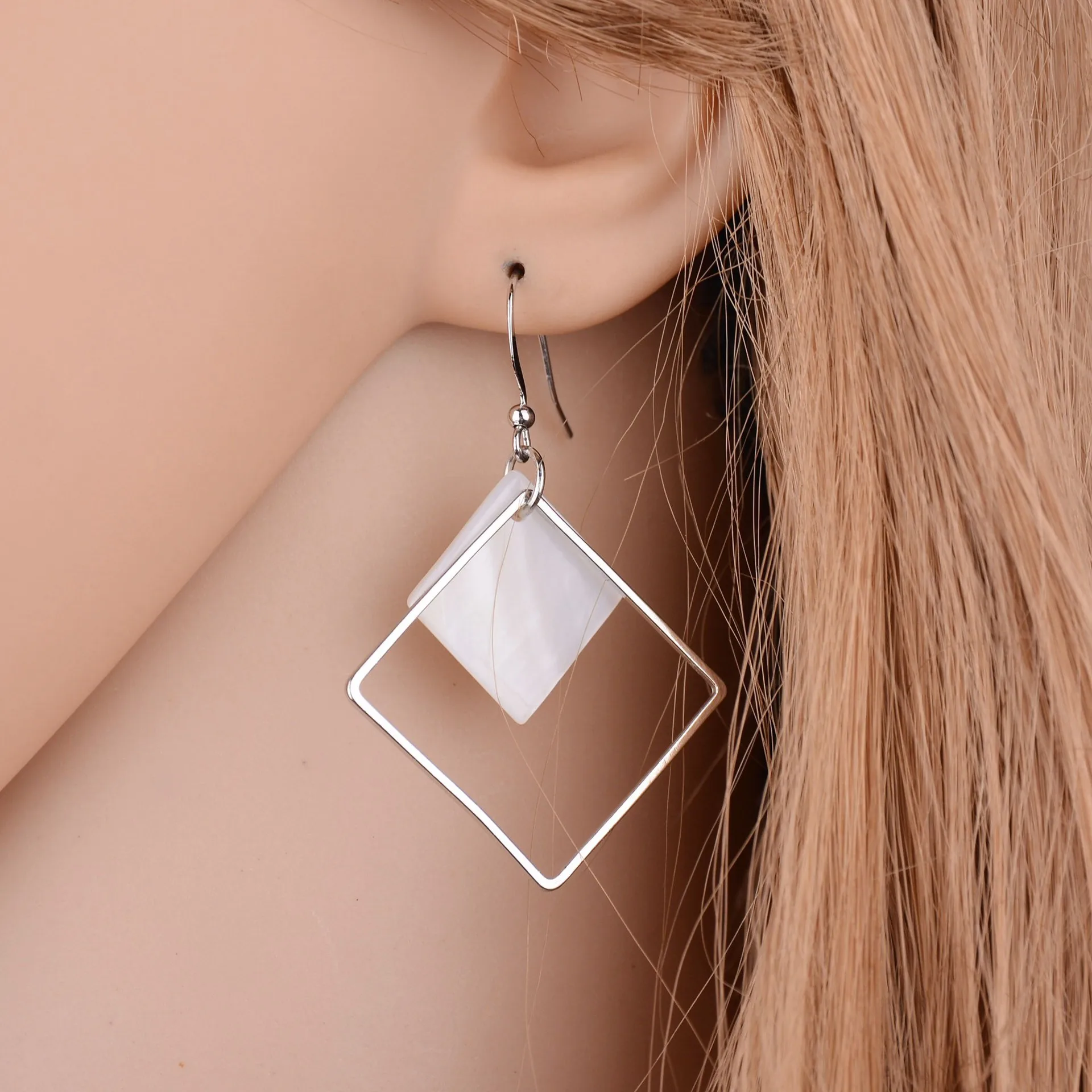 Minimalist Punk Wholesale Love Square White Shell Drop Earrings For Women Ear Jewelry Wedding Geometric oorbellen