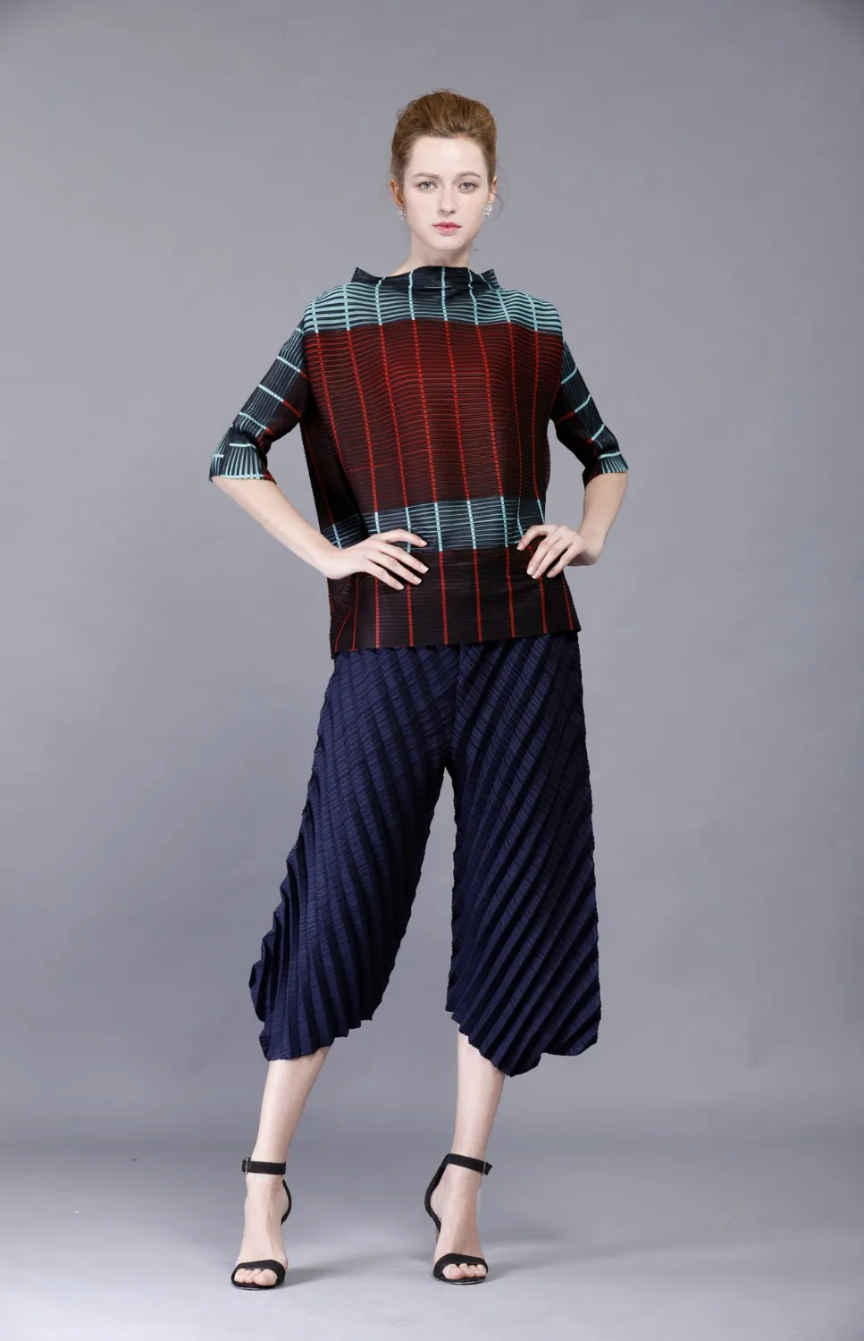 HOT SELLING Miyake In the summer the new sleeve turtleneck hit fold color stripe T-shirt  IN STOCK