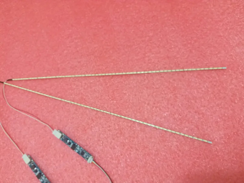 380x2.0mm Striscia per il 17 pollice LCD Del Computer Portatile Dimable Retroilluminazione A LED Lampade regolabile Kit di Aggiornamento Può essere tagliato da ogni 3 lampade 2 pz