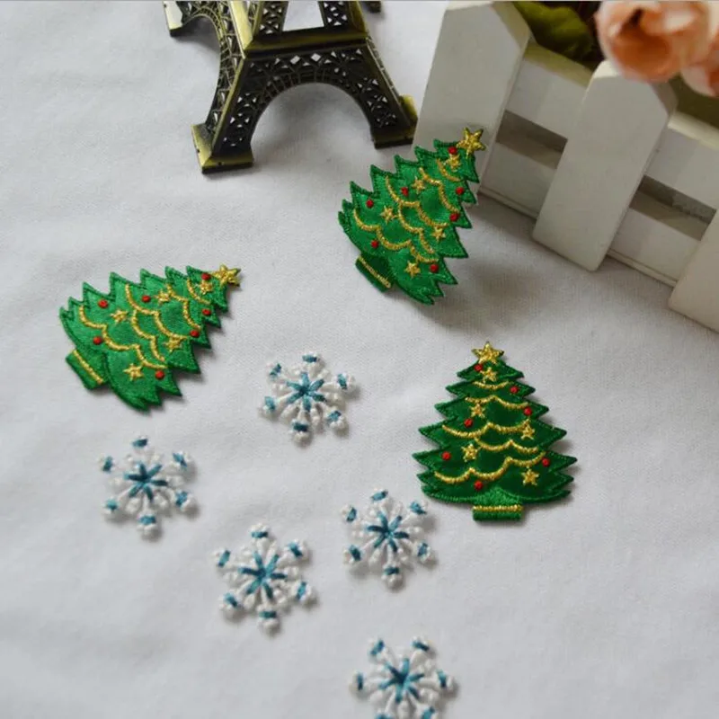 1Pcs Snow/X-mas tree Patch for Clothing Iron On Embroidered Sew Applique Cute Patch Fabric Clothes Badge Garment DIY Apparel Acc