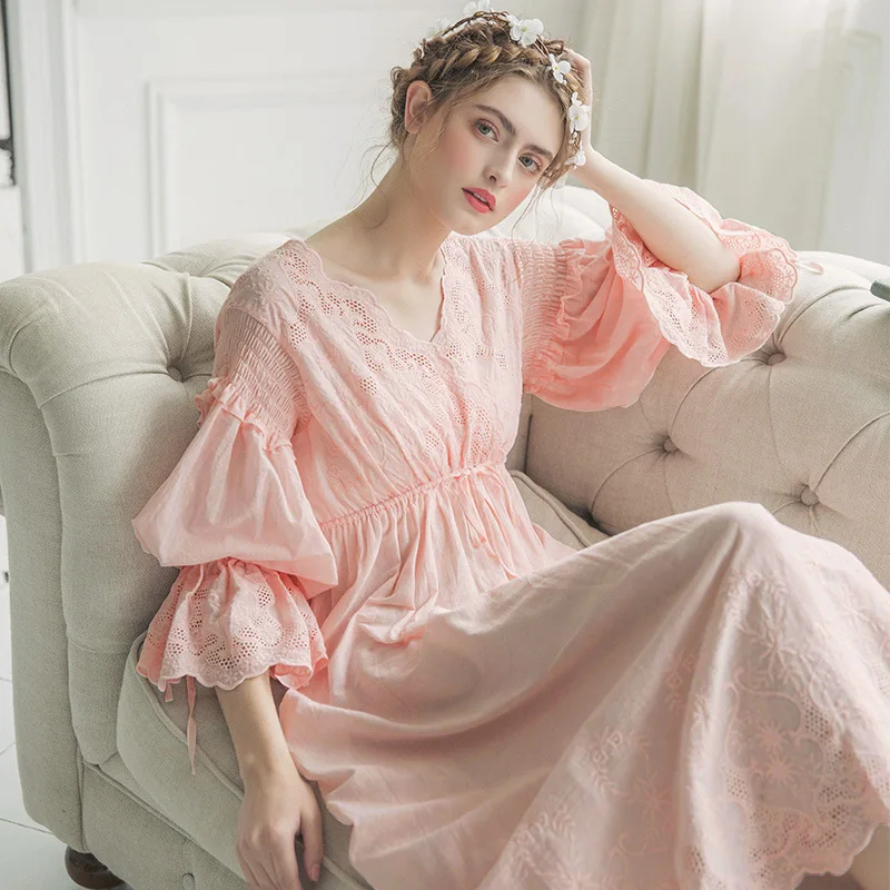 Women Vintage Gown White Cotton Princess Nightgown Ladies Royal Casual Sleepwear Women Night wear European Retro Style Dress 213